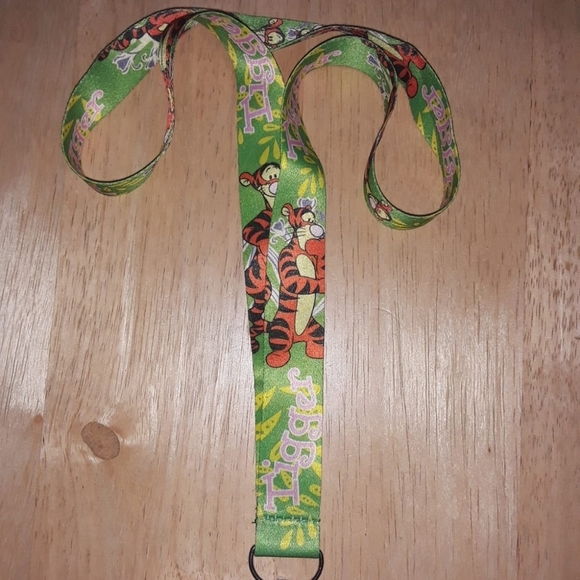 Disney Green Winnie the Pooh Tiger Lanyard & Clip - Picture 6 of 7